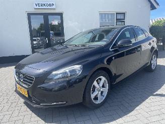 Damaged car Volvo V-40 2.0 D4 Ocean Race 190PK N.A.P NL AUTO PRACHTIG!!! 2014/11