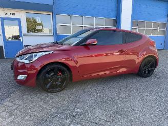 Vaurioauto  passenger cars Hyundai Veloster 1.6 GDI  i-MOTION 2011/8