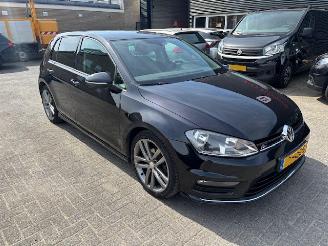 uszkodzony samochody osobowe Volkswagen Golf 1.2 TSI Edition R 2015/8