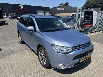 damaged passenger cars Mitsubishi Outlander 2.0 PHEV Instyle NAP 2014/4