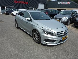 Vaurioauto  passenger cars Mercedes C-klasse 180 AMBITION 2013/5