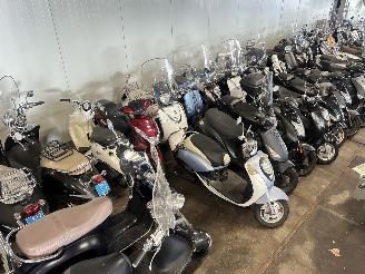 Overige  30+ scooters op voorraad picture 11