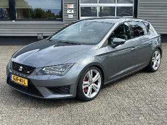 Vaurioauto  passenger cars Seat Leon ST 2.0 TSI Cupra 2016/4