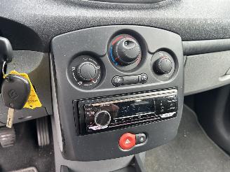 Renault Clio 1.4-16V Dynamique Comfort picture 20