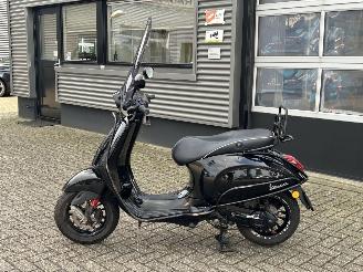 Vespa  Sprint 50 4T picture 2