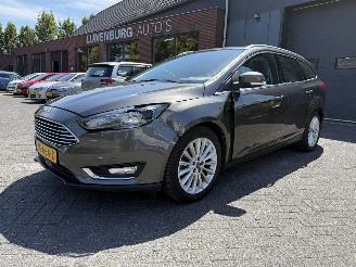 uszkodzony samochody osobowe Ford Focus 1.5 Titanium (Stationwagen 5-dr.) 2016/3
