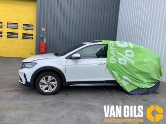 Vrakbiler auto Volkswagen Taigo Taigo, SUV, 2021 1.0 TSI 110 12V 2022/10