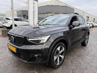 Schadeauto Volvo XC40 2.0 B4 Plus Dark 2024/2