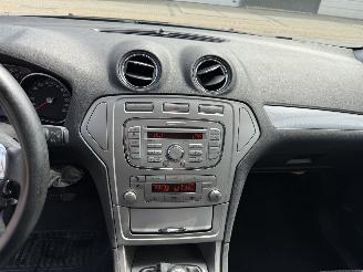Ford Mondeo 1.6-16V Trend picture 16