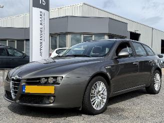 uszkodzony samochody osobowe Alfa Romeo 159 Sportwagon 1750 biT Progression 2010/7