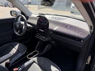 Mini Cooper Cooper E Classic L 40.7 kWh PANO AUTOMAAT picture 11