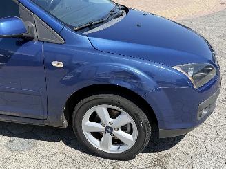 Ford Focus 1.8-16V Ambiente Flexifuel picture 8