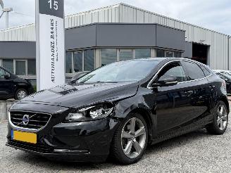 krockskadad bil auto Volvo V-40 1.6 T3 Momentum 2012/8
