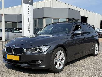 uszkodzony samochody osobowe BMW 3-serie Touring 320d High Executive AUTOMAAT 2013/1