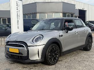 Damaged car Mini Cooper 1.5 Cooper Camden Edition AUTOMAAT 2024/1