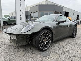 krockskadad bil auto Porsche 911 Carrera 4 Coupe 992-1 2021/2