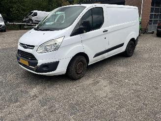 Vaurioauto  commercial vehicles Ford Transit Custom 2.0 TDCI L1H1 TREND. 2017/4