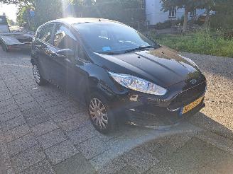 damaged passenger cars Ford Fiesta 1.0i style essential 2017/3