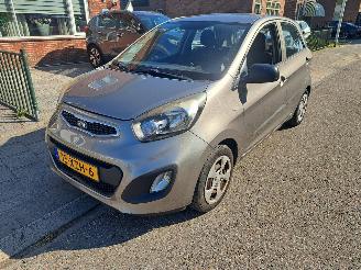 Damaged car Kia Picanto 1.0 i 2012/9