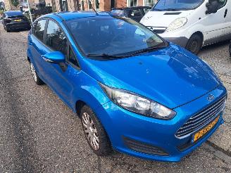 Coche accidentado Ford Fiesta 1.0i style 2013/11