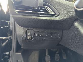 Peugeot 308 1.2 PureTech Style picture 24