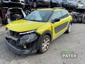 Coche siniestrado Citroën C4 cactus C4 Cactus (0B/0P), Hatchback 5-drs, 2014 1.2 PureTech 82 12V 2015/1