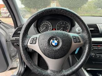 BMW 1-serie 120i High Executive picture 17