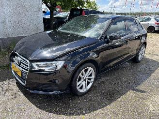 Vaurioauto  passenger cars Audi A3 Sportback 1.0 tfsi airco/lm velgen 2018/8