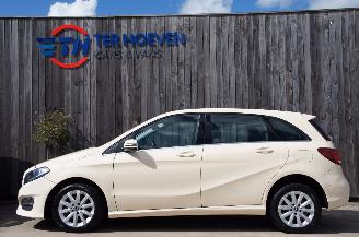 Schadeauto Mercedes B-klasse B180D Airco Navi Cruise Stoelverwarming 80KW Euro 6 2018/3