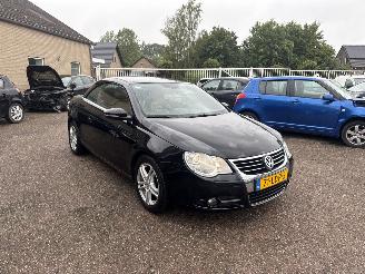 damaged passenger cars Volkswagen Eos 1.4 TSI REST BPM €200,-!!! 2010/3