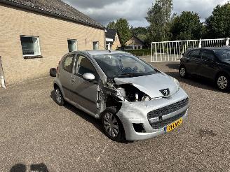 Damaged car Peugeot 107 1.0-12V Sublime AIRCO 2010/5