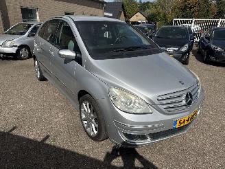 damaged passenger cars Mercedes B-klasse 170 2009/10