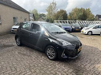 uszkodzony samochody osobowe Toyota Yaris 1.5 Hybrid Design AUTOMAAT 2017/11