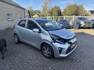 krockskadad bil auto Kia Picanto 1.0 CVVT Eco.PlusL REST BPM €300,-!!! 2017/7
