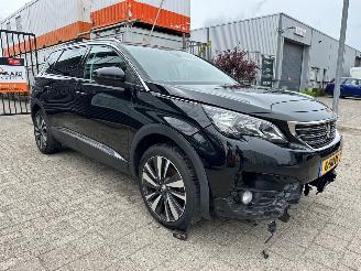 Coche accidentado Peugeot 5008 1.2 PureTech Blue Lease Premium 2019/9