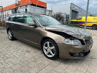 Unfallwagen Volvo V-70 2.0 D4 Nordic+ 2014/5