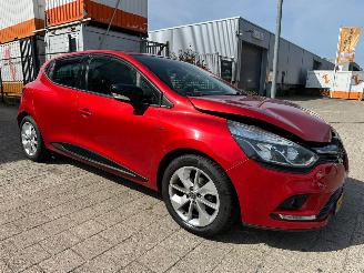 Damaged car Renault Clio 0.9 TCe Limited 2018/4
