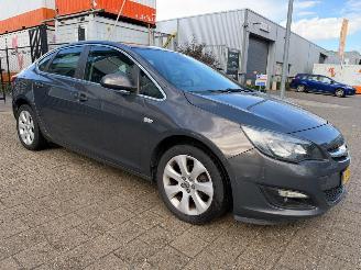 krockskadad bil auto Opel Astra 1.4 Turbo Business+ 2014/6