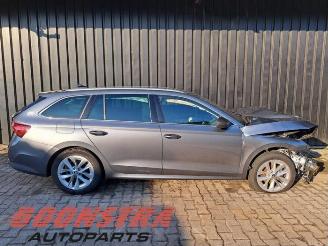 Skoda Octavia Octavia Combi (NXAC), Combi 5-drs, 2019 1.0 TSI e-TEC 12V picture 3