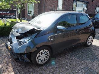 Unfallwagen Toyota Aygo 1.0 VVT-i Xplay 2020/9