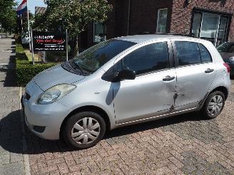 Auto incidentate Toyota Yaris 1.0 VVTi Acces 2010/5
