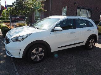Schadeauto Kia Niro 1.6 Gdi Hybrid DynamicLine Motorschade 2018/6