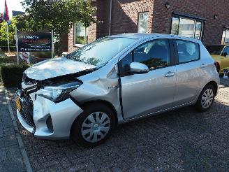 Damaged car Toyota Yaris 1.5 Hybrid Aspiration 2016/2