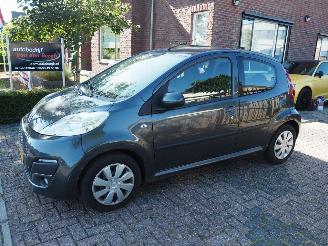 Unfallwagen Peugeot 107 1.0 Active Automaat 2012/6