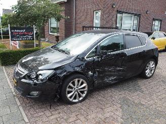 Damaged car Opel Astra 1.6 Turbo sport 2010/4