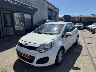 Unfallwagen Kia Rio 1.2 63KW AIRCO 2014/6