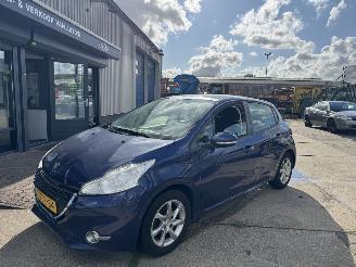 Unfallwagen Peugeot 208 1.2 VTI 60KW AIRCO PANORAMA 2014/3