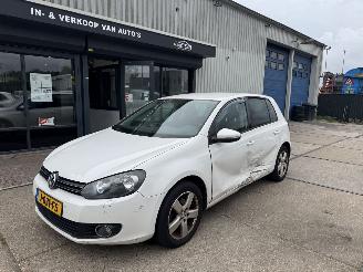 krockskadad bil auto Volkswagen Golf 1.2 TSI 2010/9