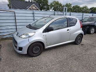 Coche siniestrado Peugeot 107  2009/10