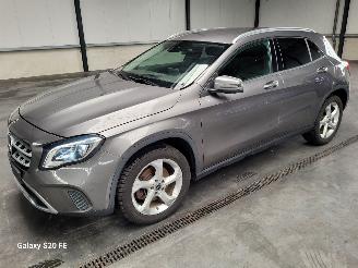 skadebil auto Mercedes GLA 220 Automaat 135-KW 4-MATIC 5drs 2017/8